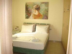 2 bedrooms, soundproofing, iron/ironing board, WiFi