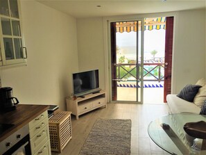 TV, table football, ping pong, stereo - Private duplex at Parque Santiago III, 3 (Playa de la Américas)