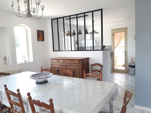 Bright contemporary villa, located on a hill overlooking the Rhone.