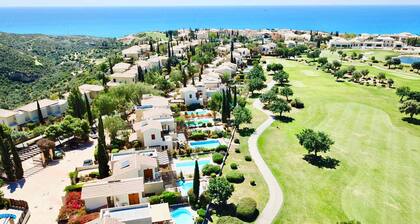 Lovely 2 bedroom Villa Kornos HG33 with private pool and golf course views, In the heart of Aphrodite Hills, near resort centre