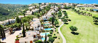 Lovely 2 bedroom Villa Kornos HG33 with private pool and golf course views, In the heart of Aphrodite Hills, near resort centre