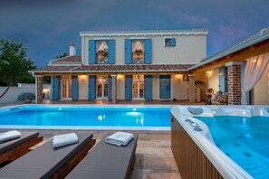 Imagen sin descripción, 3 de 30, botón