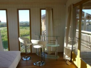 3 عدّة غرف نوم ومكواة/لوح كي وواي فاي مجانًا وملاءات أسرّة