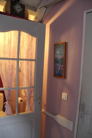 Double or Twin Room | Bathroom