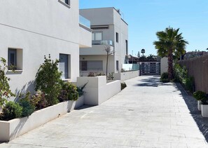 Property grounds - Villa Amalia 4 - Top Floor with Solarium (Torrevieja)