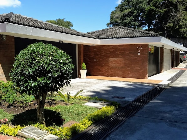 Property grounds - Double Bedroom Real View zone 15 Guatemala (San Rafael 1 casa 4)