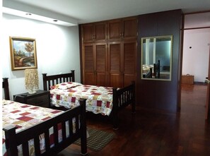 1 bedroom, Internet, bed sheets - Double Bedroom Real View zone 15 Guatemala (San Rafael 1 casa 4)
