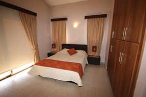 3 Schlafzimmer, Zimmersafe, Bügeleisen/Bügelbrett, WLAN