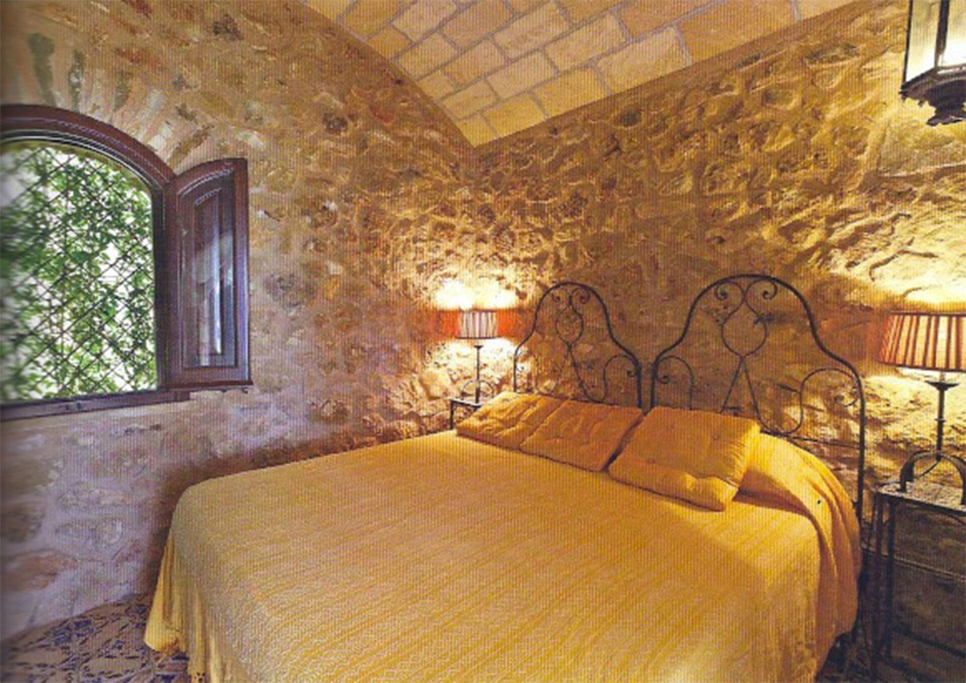 Historical Villa for 4 to 12 people bordering the sea coast of Cornino & Cofano