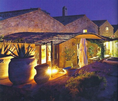 Historical Villa bordering the sea coast in the Natural Reserve of Monte Cofano