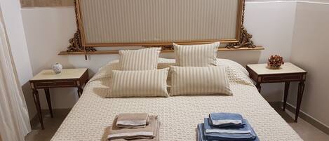 1 chambre, bureau, Wi-Fi gratuit, draps fournis