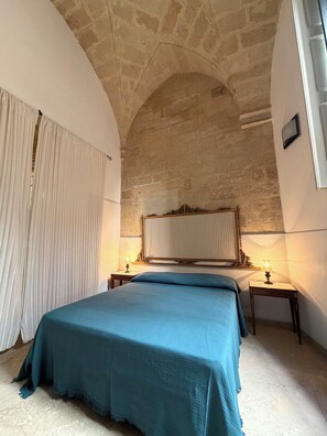 1 chambre, bureau, Wi-Fi gratuit, draps fournis