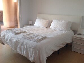 2 dormitorios, tabla de planchar con plancha, wifi y ropa de cama