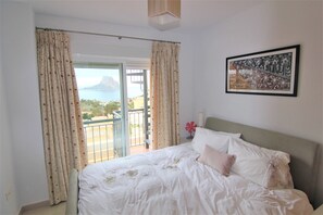 2 soverom, strykejern/-brett, wi-fi (inkludert) og sengetøy