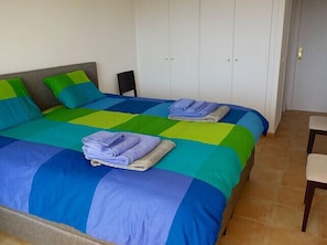 2 bedrooms, iron/ironing board, travel crib, free WiFi - Near sea and quiet, beautiful view   (Altea)