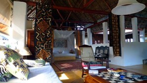 6 bedrooms, iron/ironing board, Internet