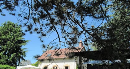 Último minuto en el corazón tranquilo y hermoso de Francia, casa muy confortable