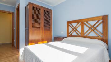 3 Schlafzimmer, Bügeleisen/Bügelbrett, Reisekinderbett, kostenloses WLAN