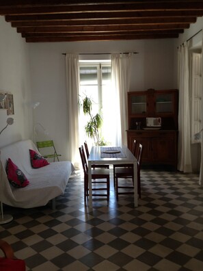 2 chambres, fer et planche Ă repasser, Wi-Fi, draps fournis