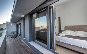 4 chambres, fer et planche à repasser, Wi-Fi gratuit, draps fournis