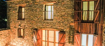 Rural house with fireplace and exclusive patio in the middle of nature. Near Ainsa.