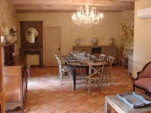 Dining - Mansion - Vallon pont d'arc (Vallon-Pont-D'arc)