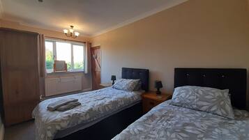 5 bedrooms, desk, iron/ironing board, free WiFi