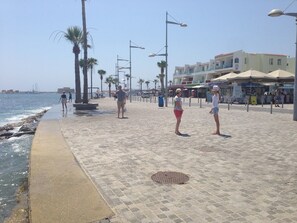 Una playa cerca