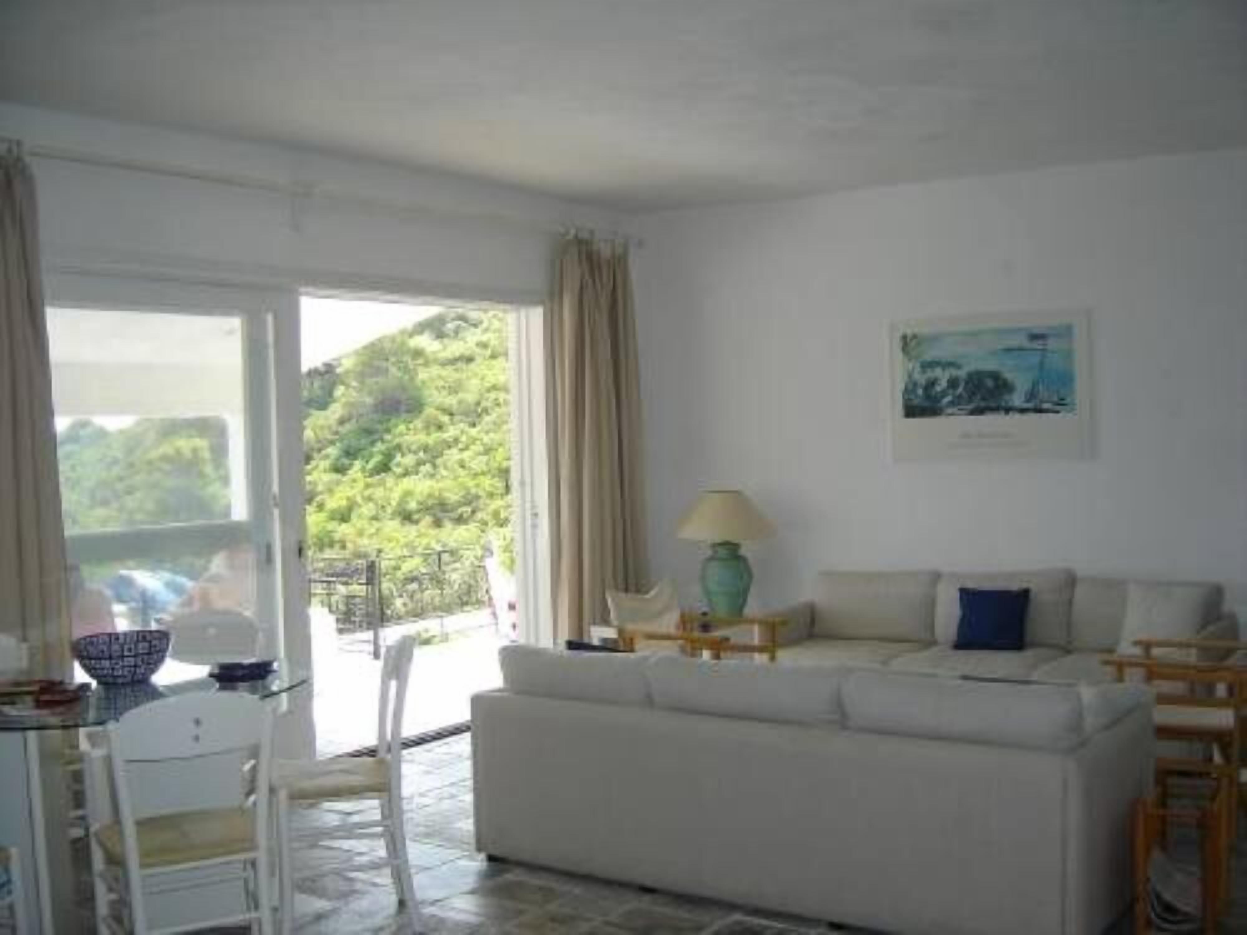 Skiathos: Beautiful Villa with access to private beach