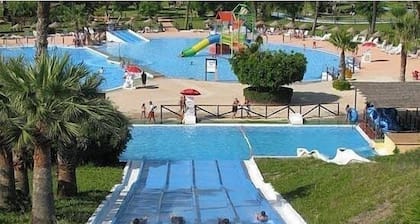 Maison de Vacances 3 Chambres Wi-fi Gratuit Piscine Communautaire Ă Distance de Marche de la Plage et du Strip