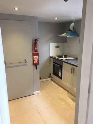 Fridge, microwave, oven, cookware/dishes/utensils