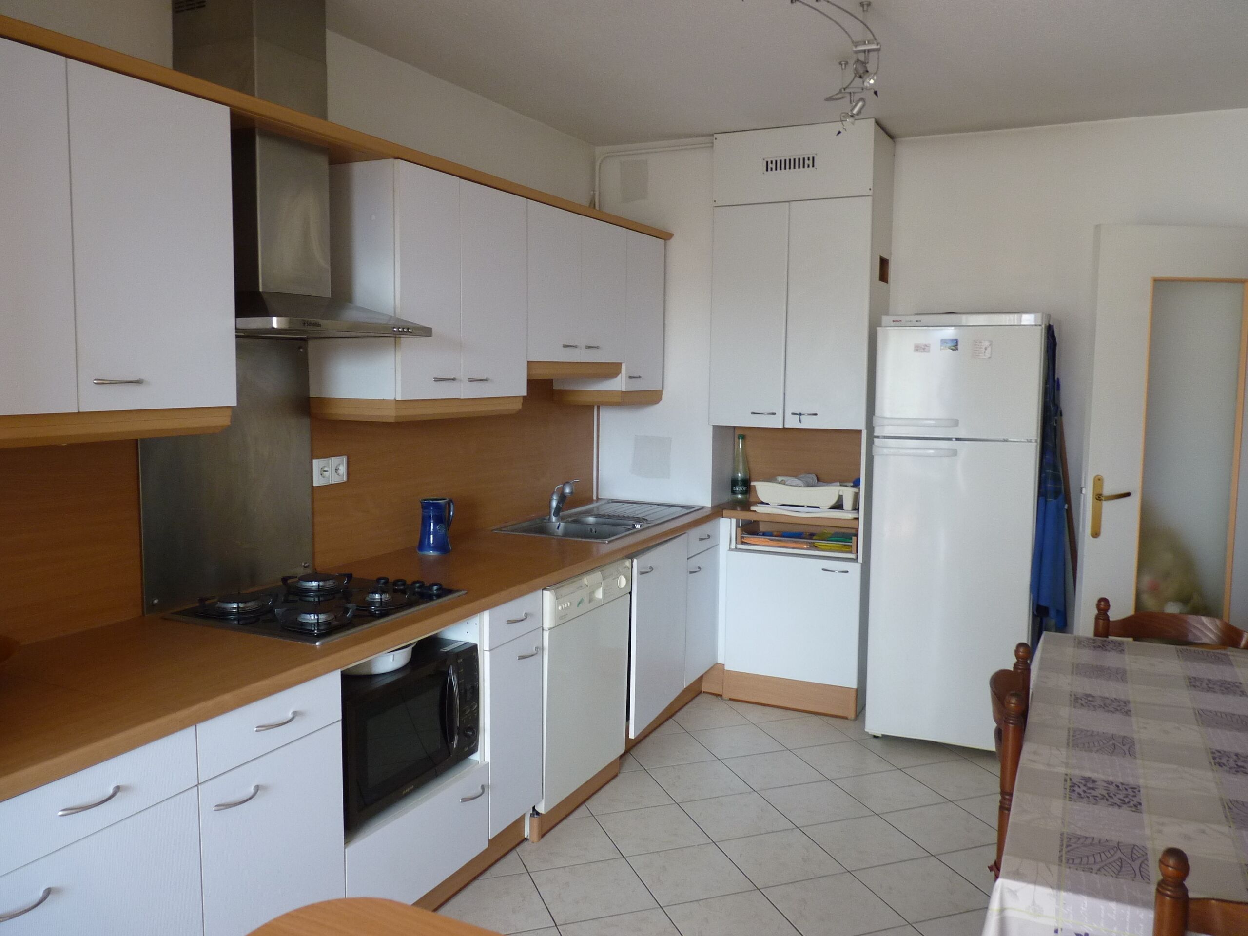 SPACIOUS AND LUMINOUS COMFORTABLE APARTMENT RENTAL NEAR GRENOBLE