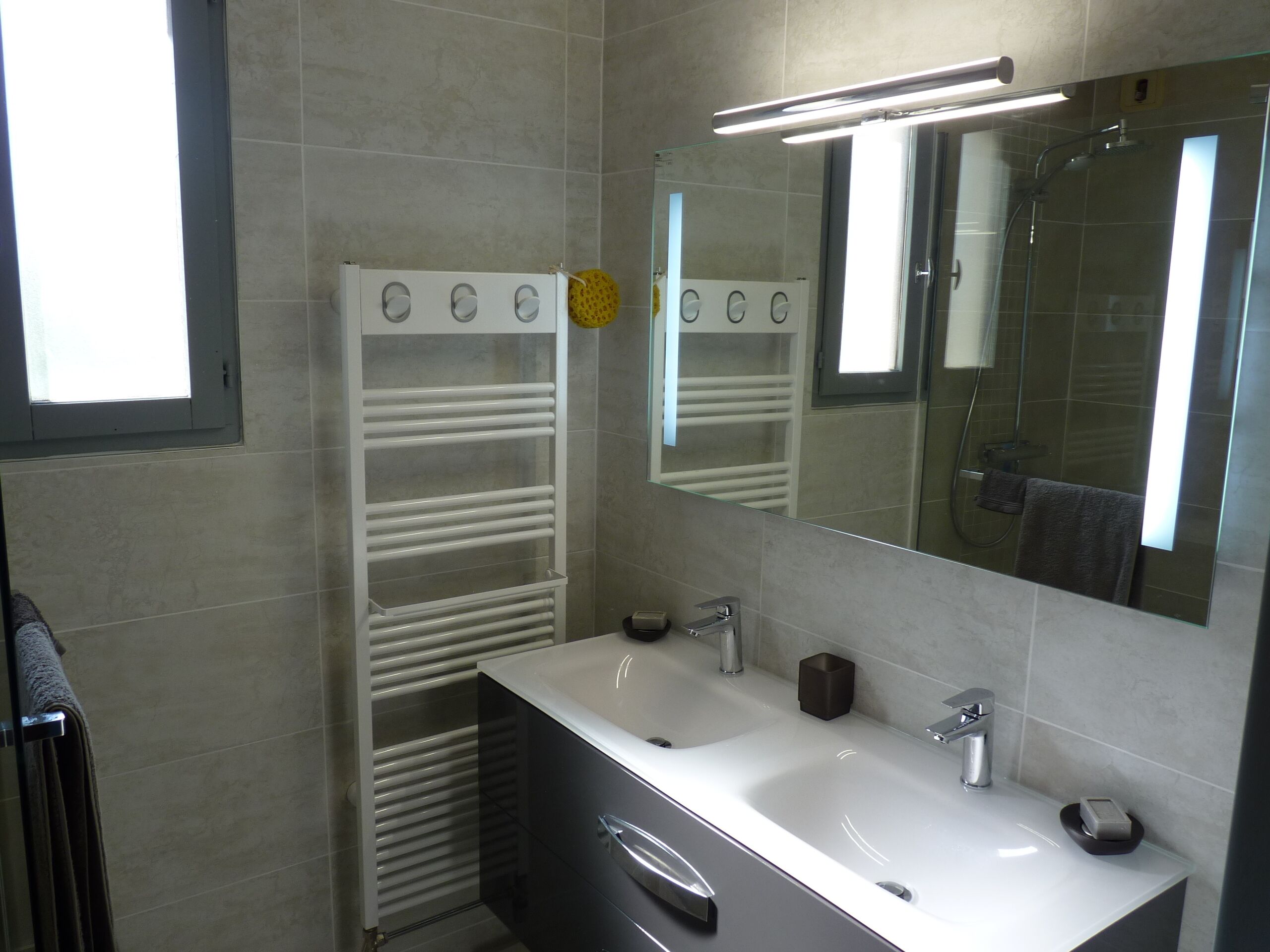 SPACIOUS AND LUMINOUS COMFORTABLE APARTMENT RENTAL NEAR GRENOBLE