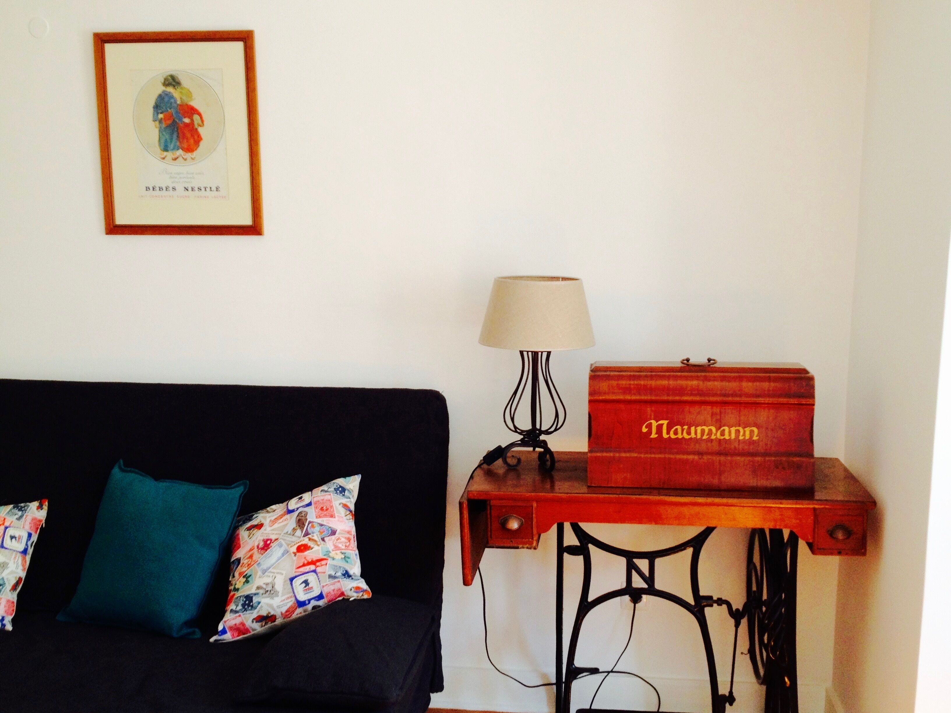 Madragoa Vintage Flat / Central / Near Sodré and Bairro Alto Cays / Cable TV / WiFi 