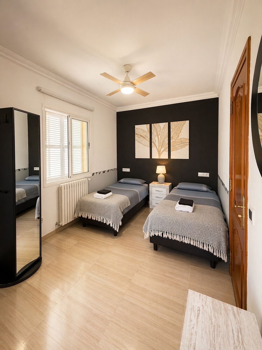 5 bedrooms, in-room safe, desk, iron/ironing board