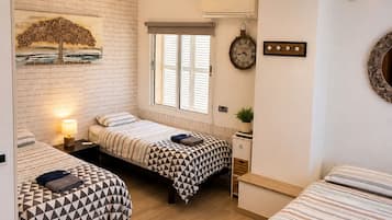 5 slaapkamers, een kluis op de kamer, een bureau