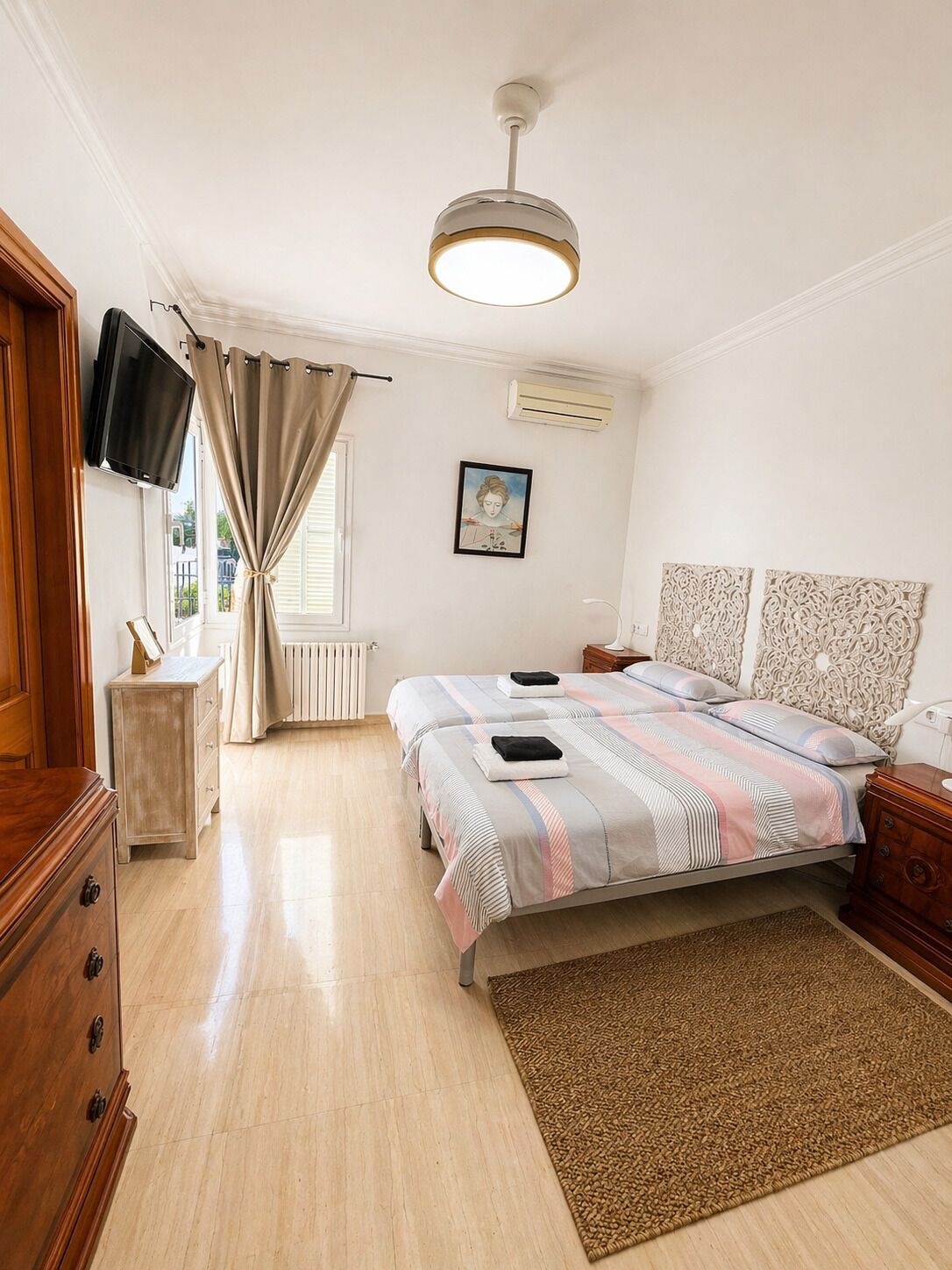 5 slaapkamers, een kluis op de kamer, een bureau