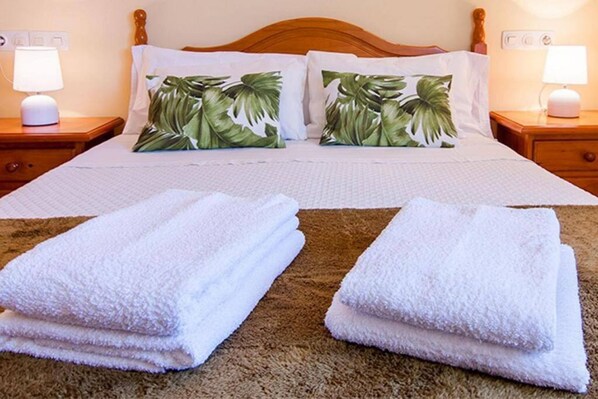 3 bedrooms, WiFi, bed sheets