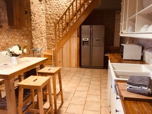 Dining - Rigal farmhouse - 100 acres of relaxation and fun at our family friendly farm (Cause-De-Clérans)