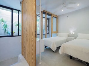 2 bedrooms, iron/ironing board, free WiFi, bed sheets