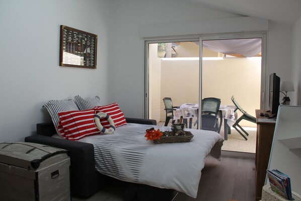 1 chambre, fer et planche à repasser, Wi-Fi gratuit, draps fournis