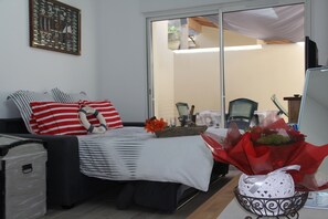 1 chambre, fer et planche à repasser, Wi-Fi gratuit, draps fournis