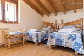 3 slaapkamers, een strijkplank/strijkijzer, wifi, beddengoed