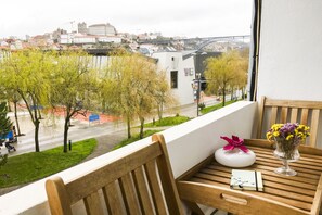 Outdoor dining - Porto & Douro river, Amazing view and location (Vila Nova de Gaia)