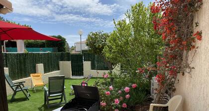 Au calme , à Sanary sur mer , villa T2 climatisée pour 4 personnes