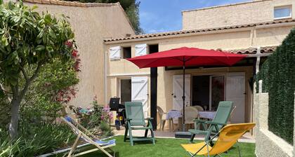 Quiet, in Sanary sur mer, T2 villa for 4 people