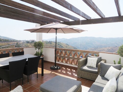 Athina House - 3 bedroom luxury apartment