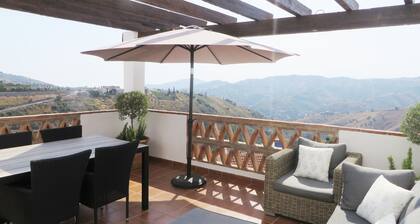 Athina House - 3 bedroom luxury apartment