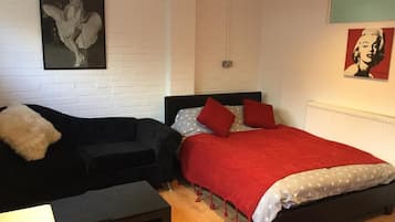 1 bedroom, WiFi, bed sheets