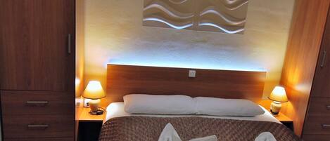 1 bedroom, WiFi, bed sheets